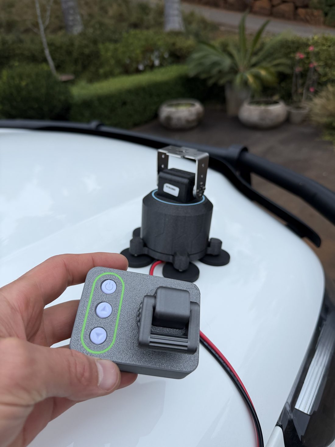 Knox gimbal mount on vehicle roof
